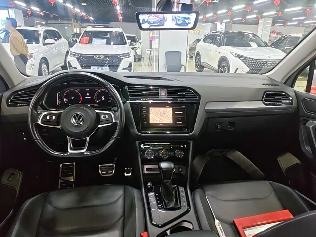 Volkswagen Tiguan L — миниатюра 10