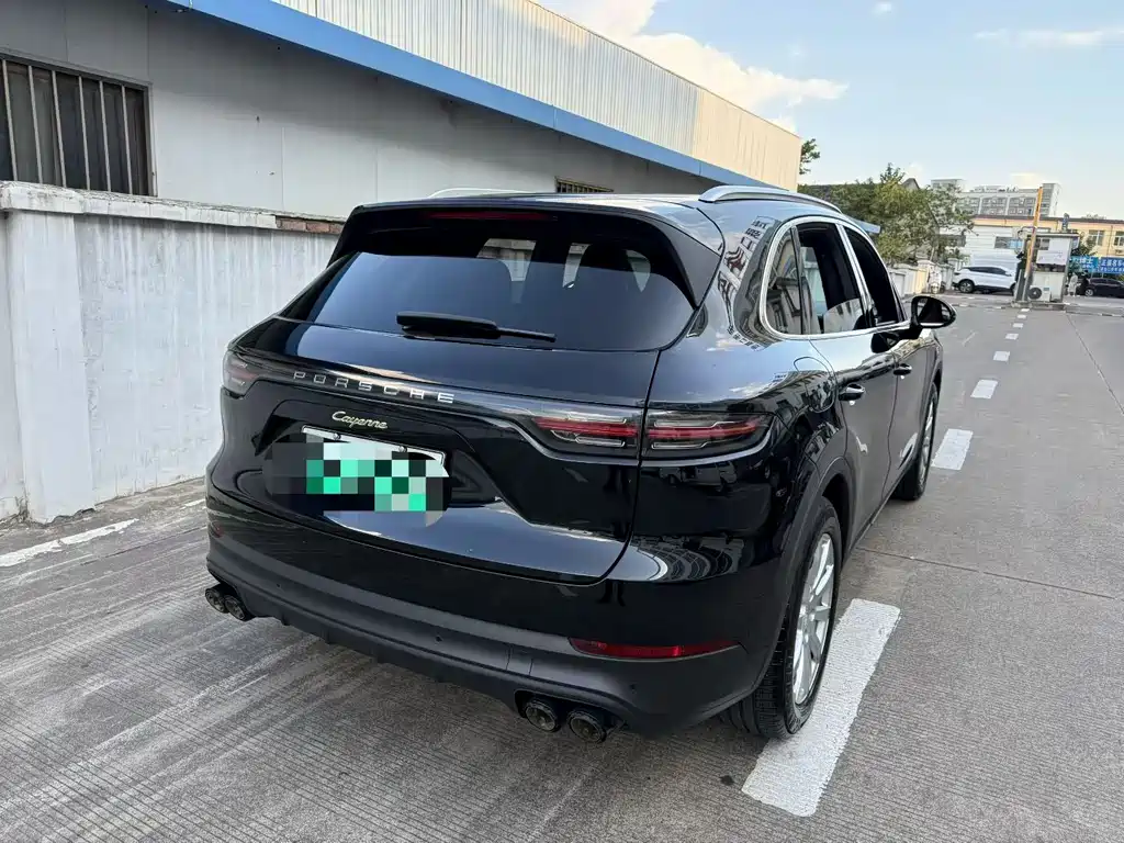 Porsche Cayenne Hybrid — миниатюра 9