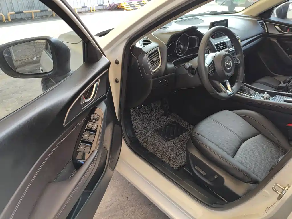 Mazda 3 Axela — миниатюра 16