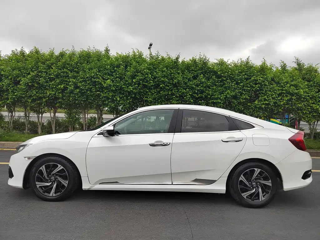 Honda Civic — миниатюра 7