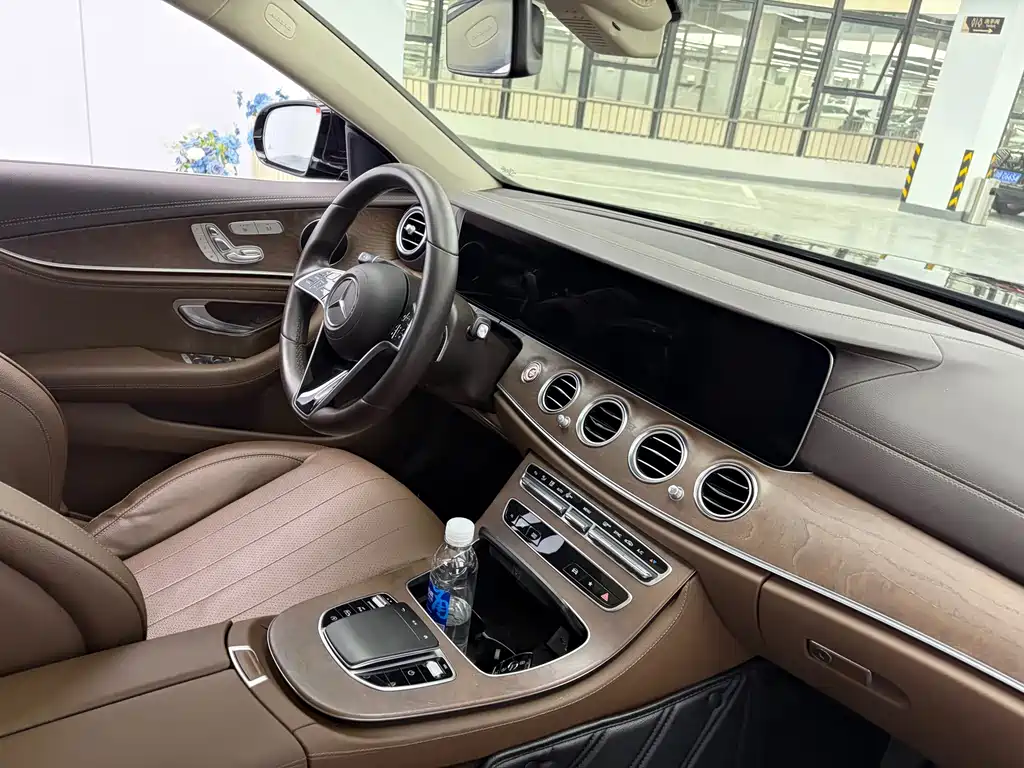 Mercedes-Benz E-Class — миниатюра 4