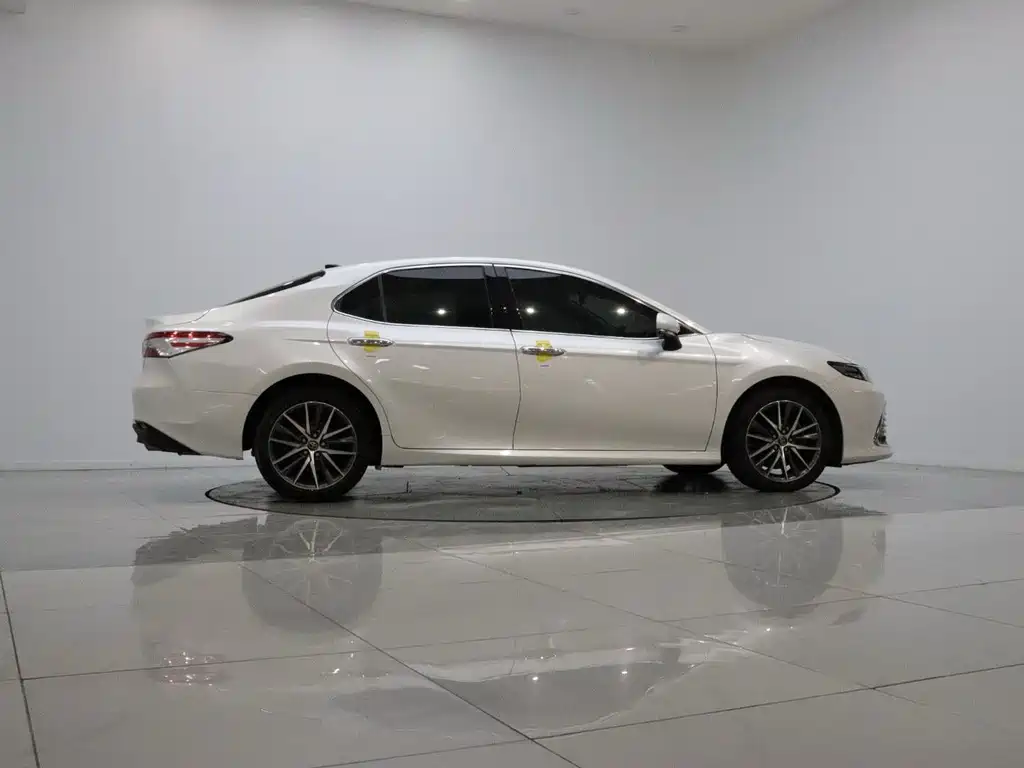 Toyota Camry — миниатюра 7