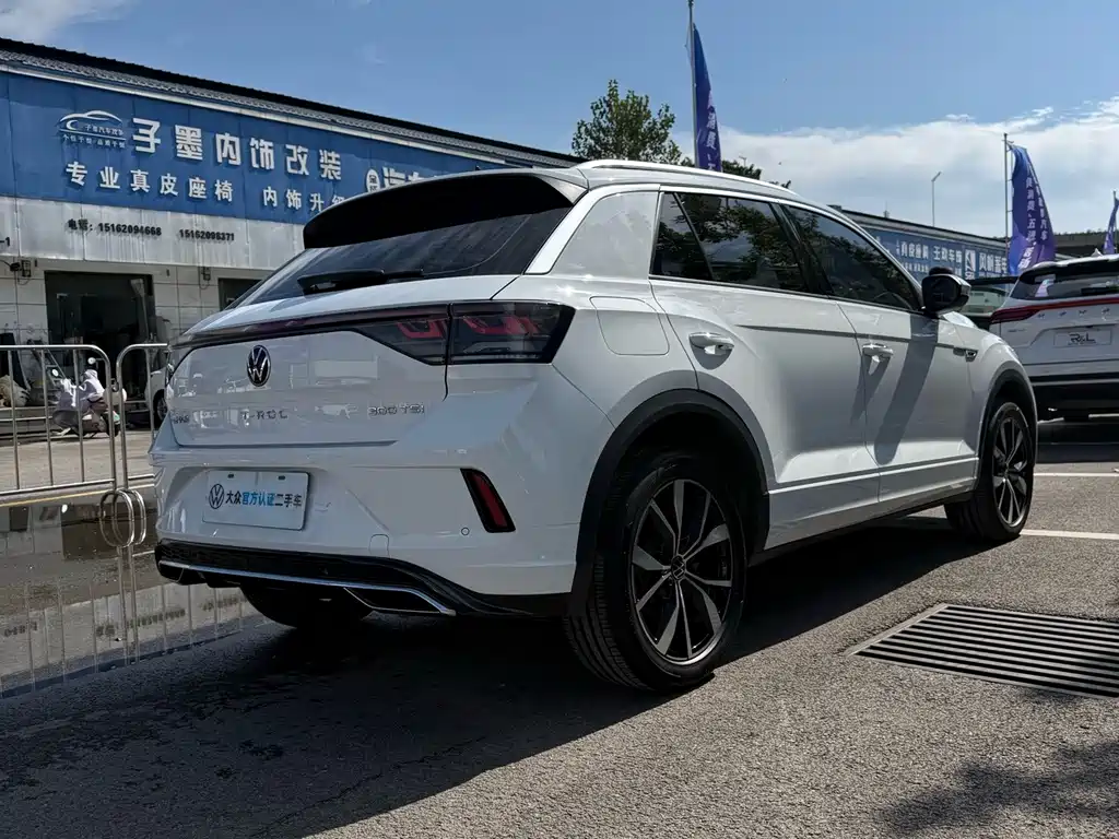 Volkswagen T-Roc 2023 — фото 10