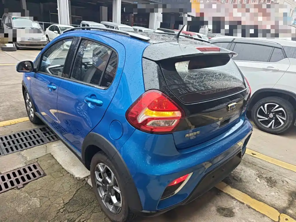 Geely Vision X1 — миниатюра 5
