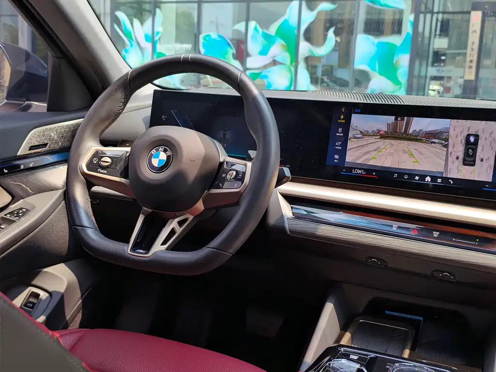 BMW 5 Series — миниатюра 26
