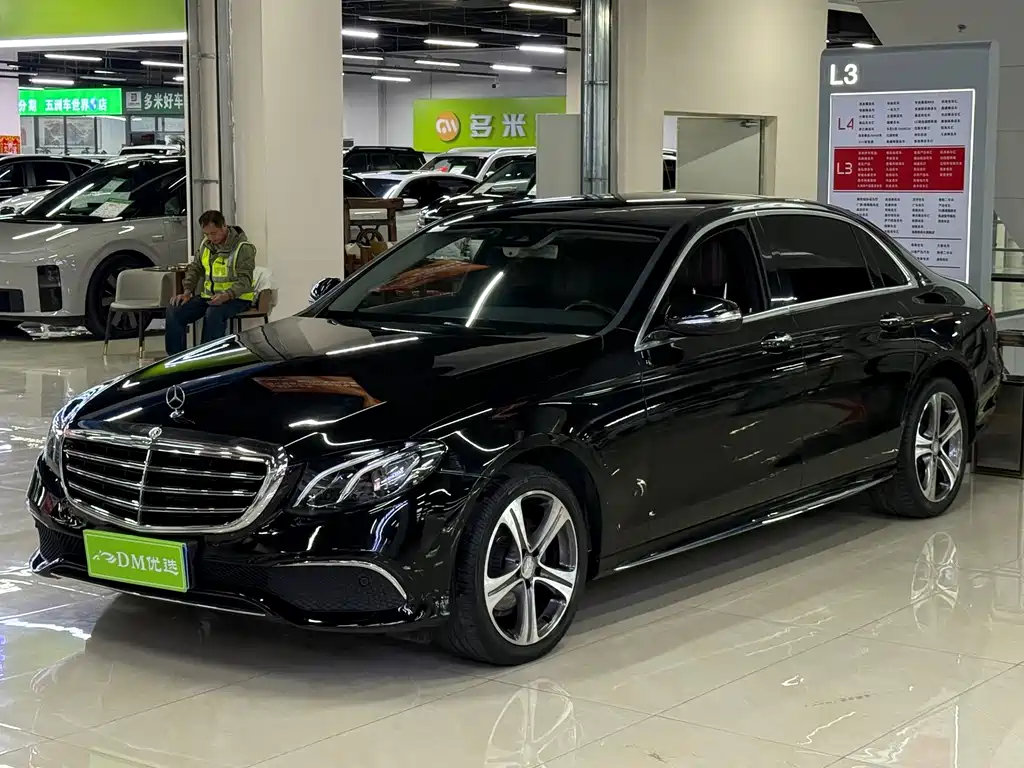 Mercedes-Benz E-Class — миниатюра 3
