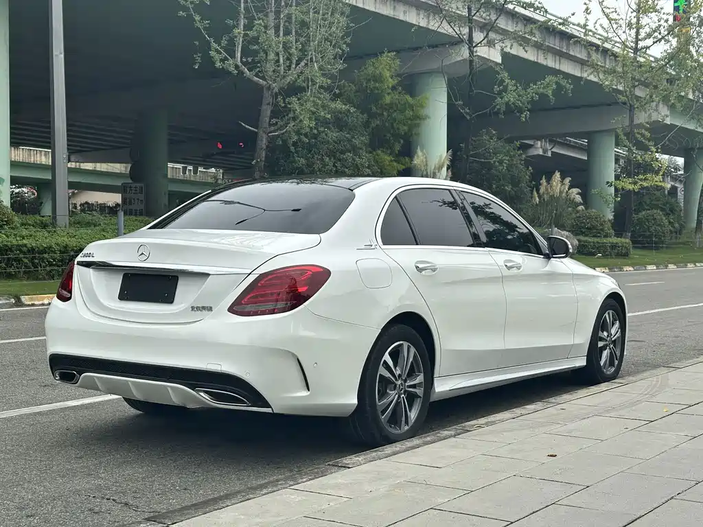 Mercedes-Benz C-Class — миниатюра 5