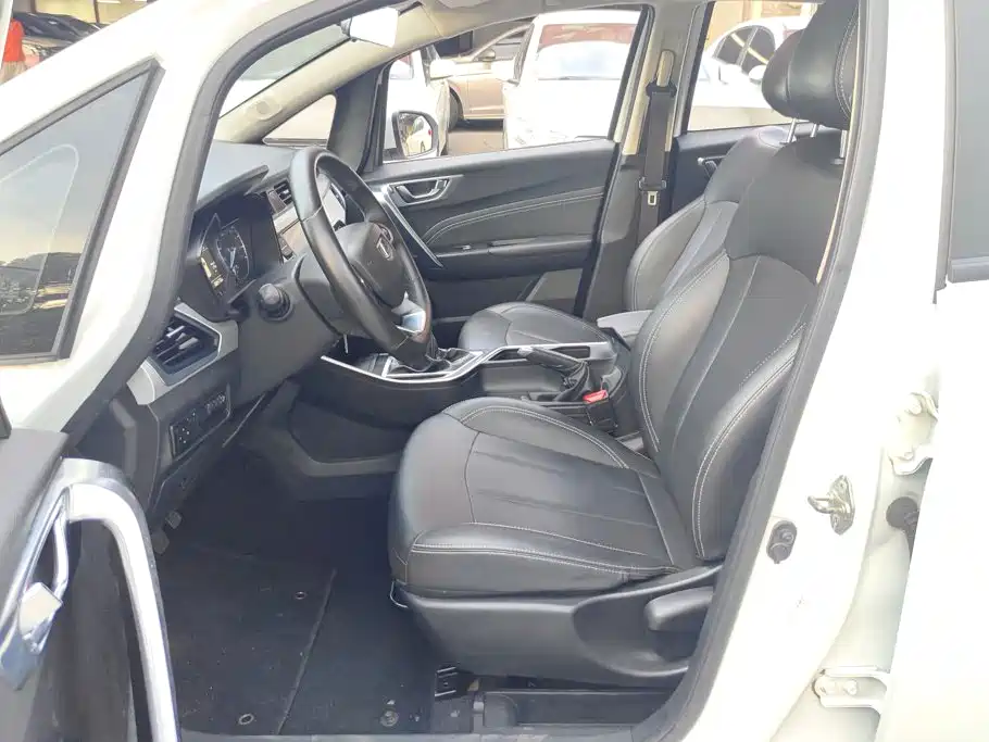 Geely Vision X3 — миниатюра 8