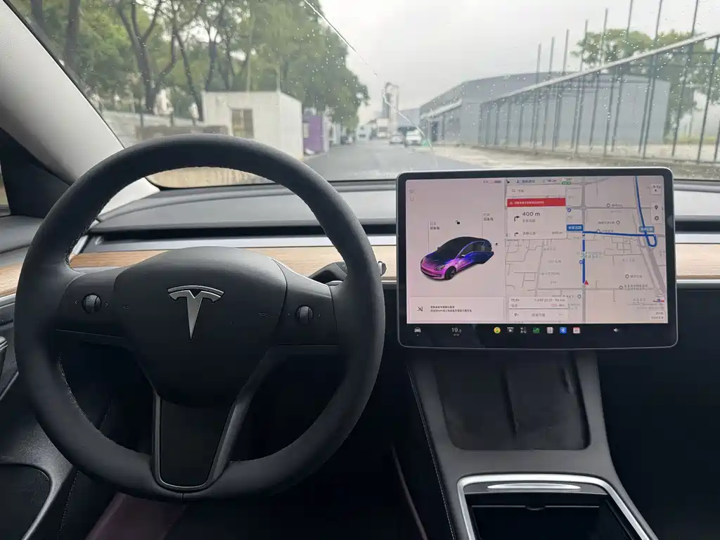 Tesla Model 3 — миниатюра 8