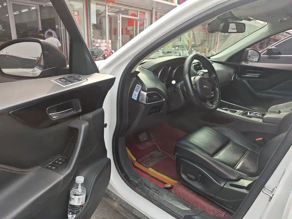 Jaguar F-PACE — миниатюра 12