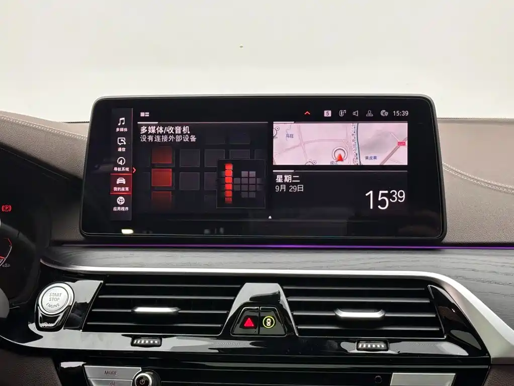 BMW 5 Series — миниатюра 13