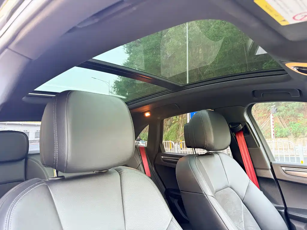 Porsche Macan — миниатюра 22