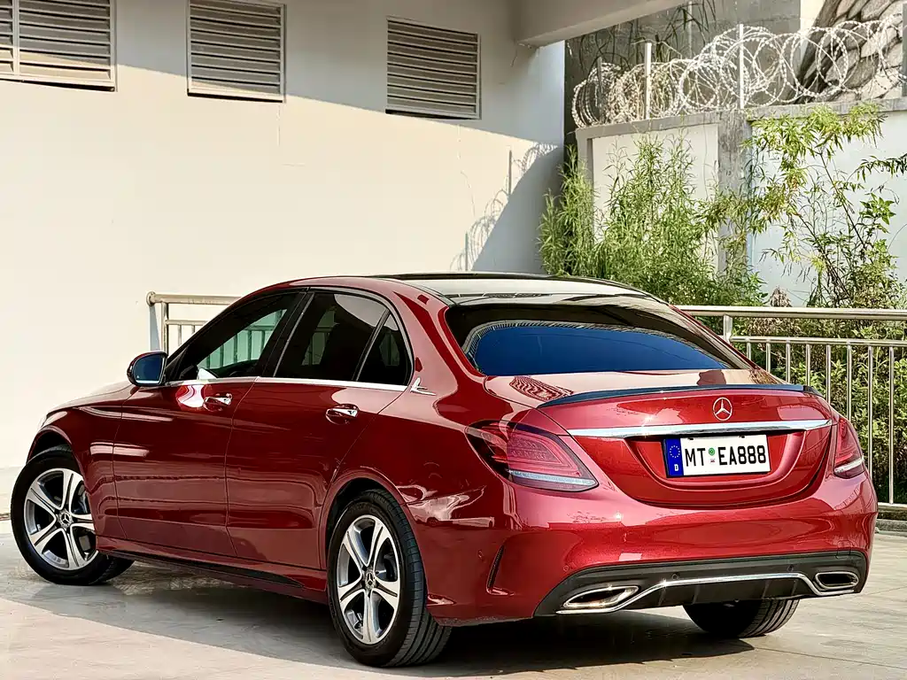 Mercedes-Benz C-Class — миниатюра 13