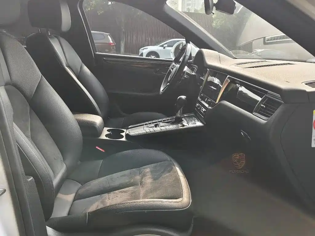 Porsche Macan — миниатюра 9
