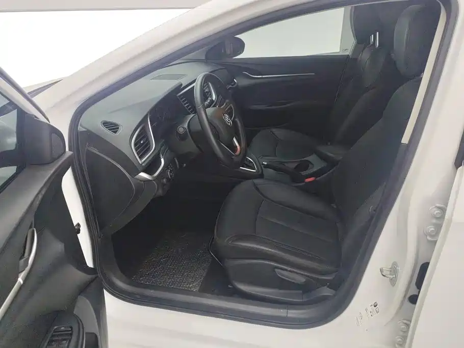 Buick Excelle — миниатюра 9