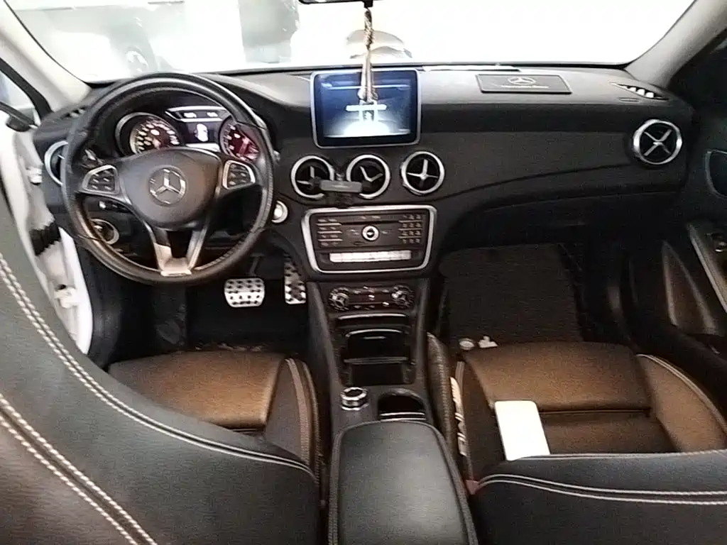 Mercedes-Benz GLA — миниатюра 10