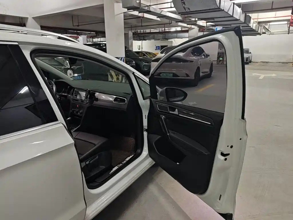 Volkswagen Golf Sportsvan — миниатюра 17