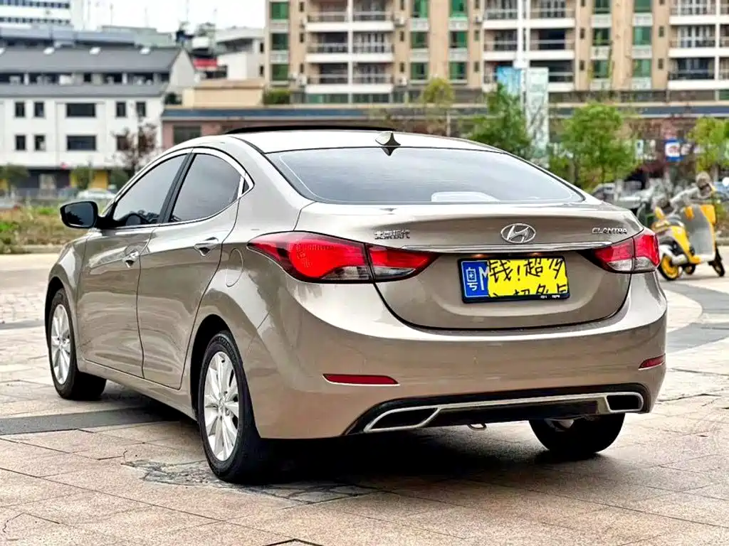 Hyundai Elantra Langdong — миниатюра 5