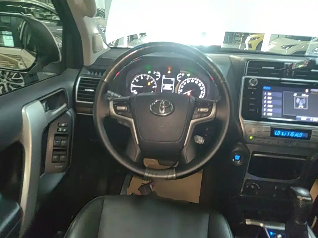 Toyota Prado — миниатюра 11