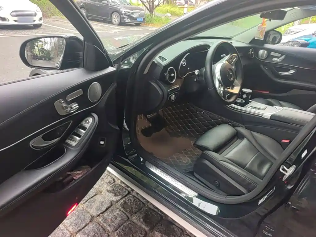 Mercedes-Benz C-Class — миниатюра 16