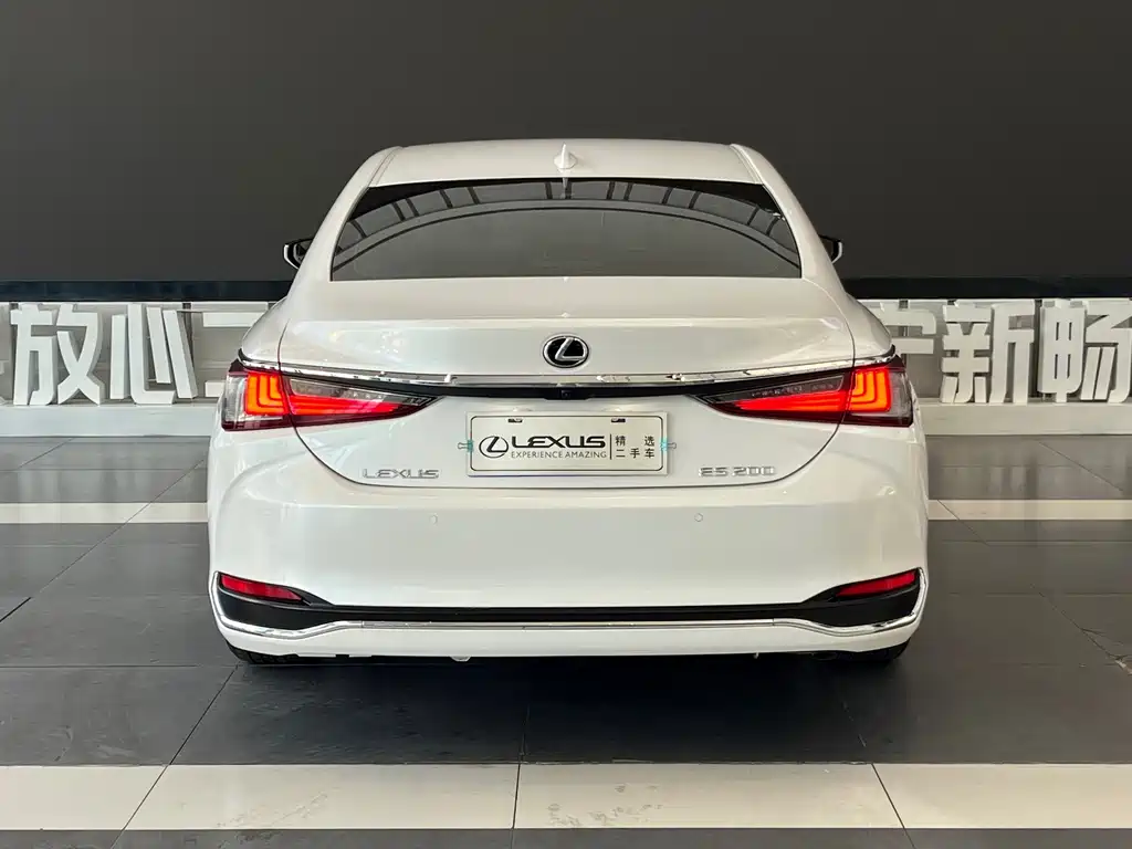 Lexus ES — миниатюра 5