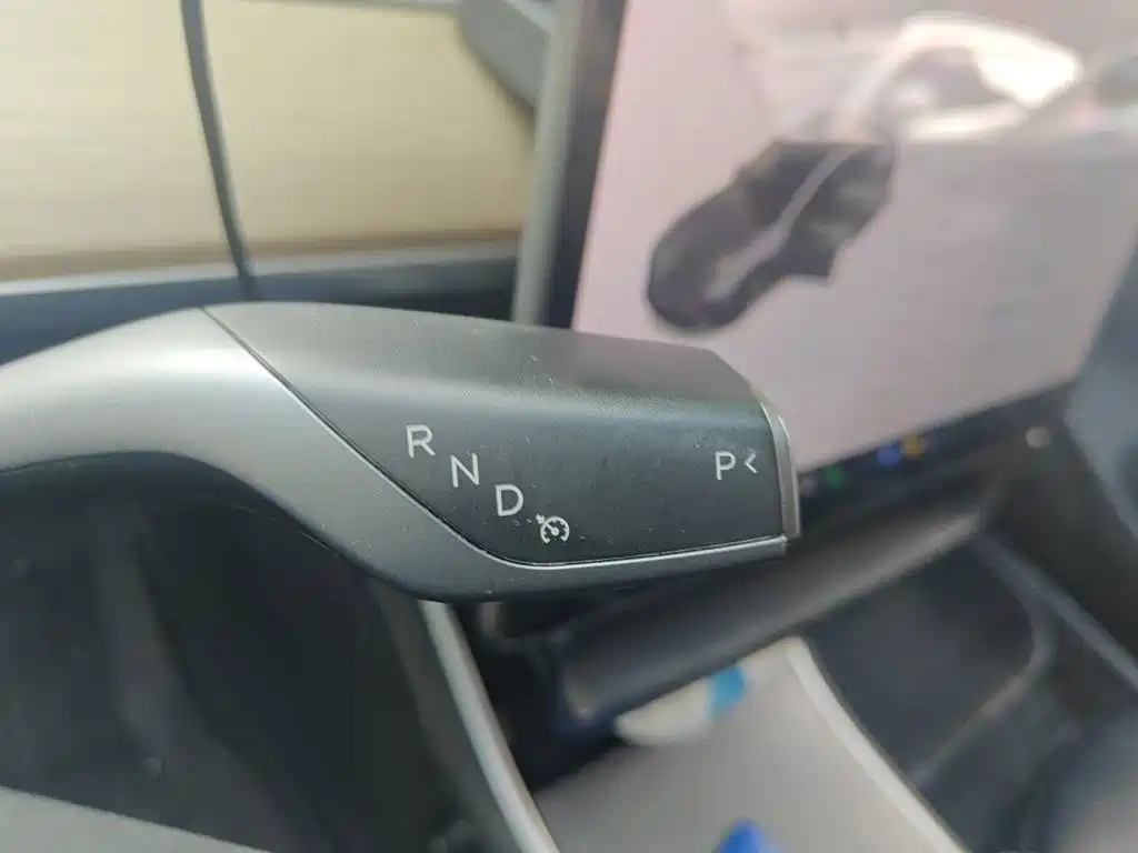 Tesla Model 3 — миниатюра 15