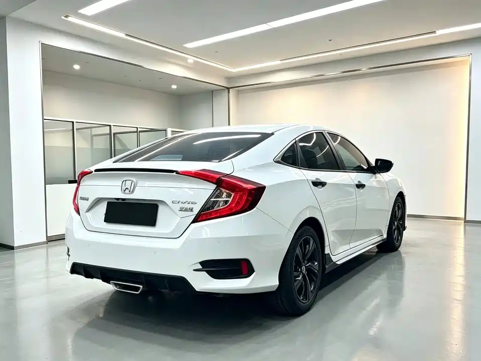 Honda Civic — миниатюра 8