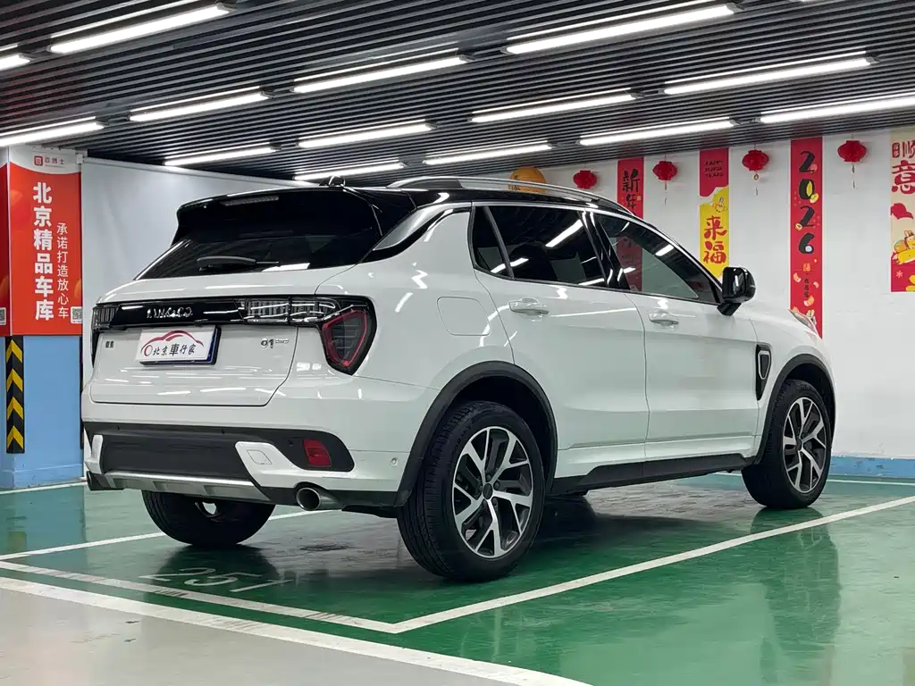 Lynk & Co 01 2017 2.0T Pro