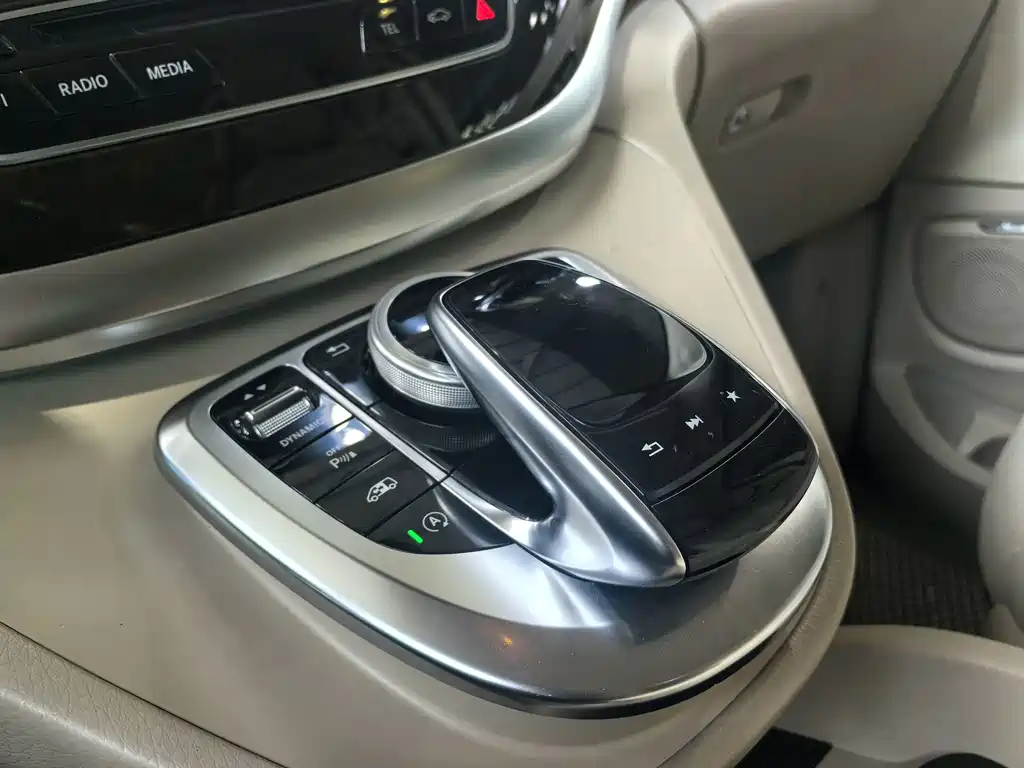 Mercedes-Benz V-Class — миниатюра 8