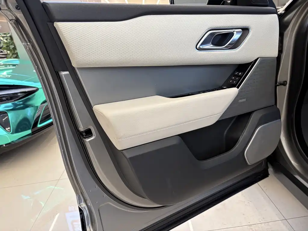 Land Rover Velar — миниатюра 8