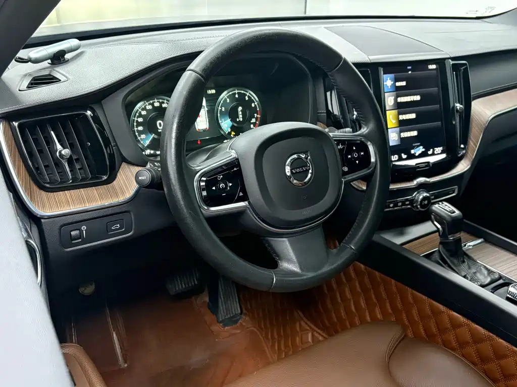Volvo XC60 — миниатюра 5