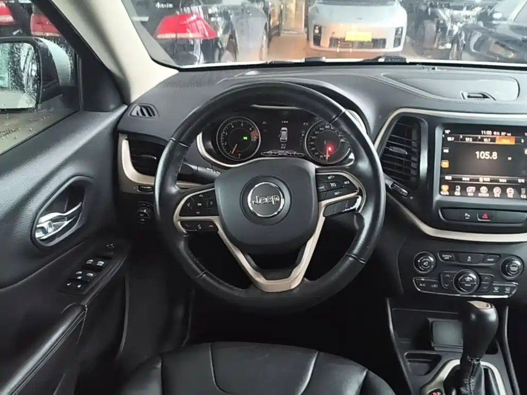 Jeep Cherokee — миниатюра 11