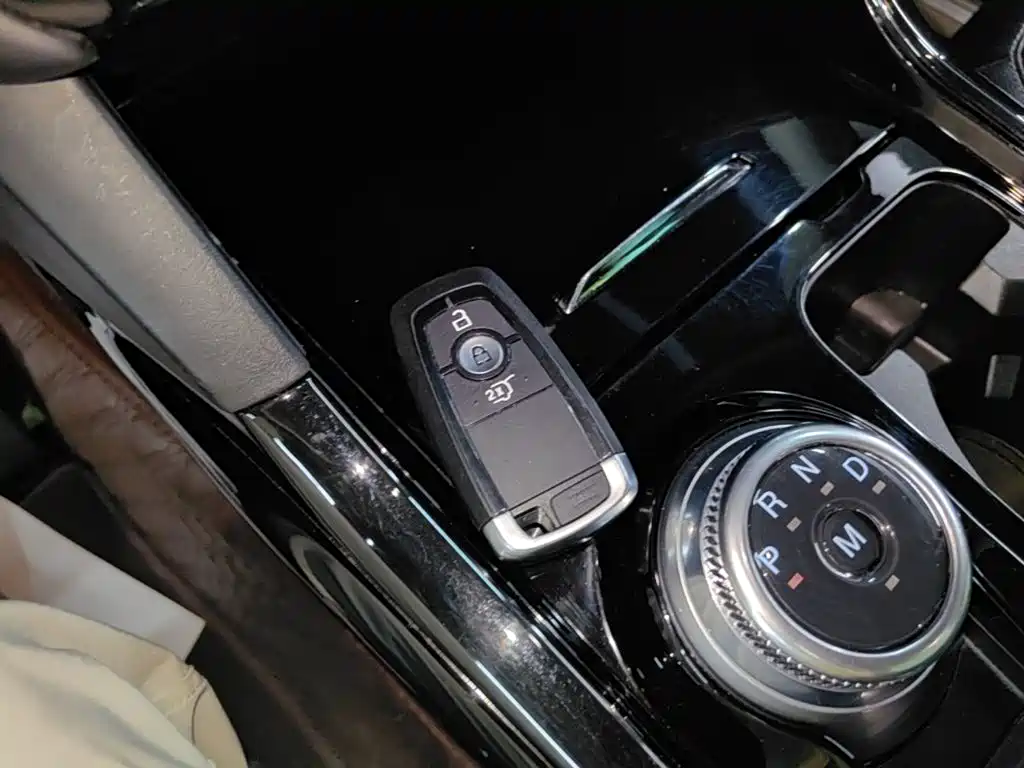 Ford Explorer — миниатюра 9