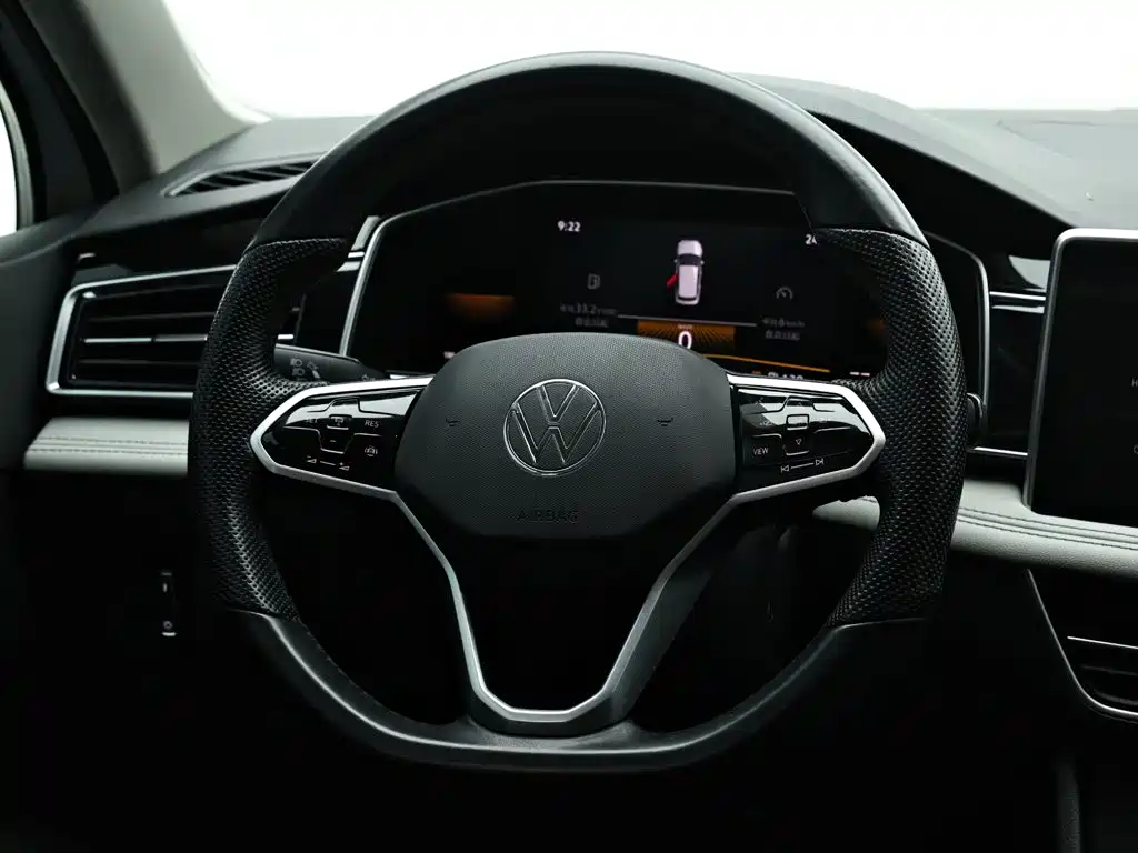 Volkswagen Tiguan L — миниатюра 15