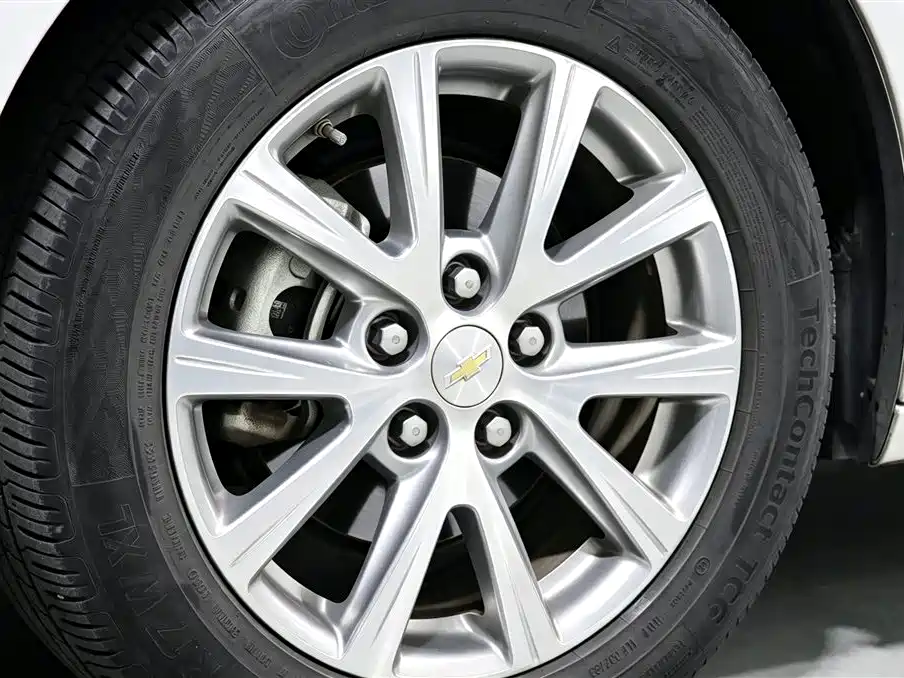 Chevrolet Malibu — миниатюра 16