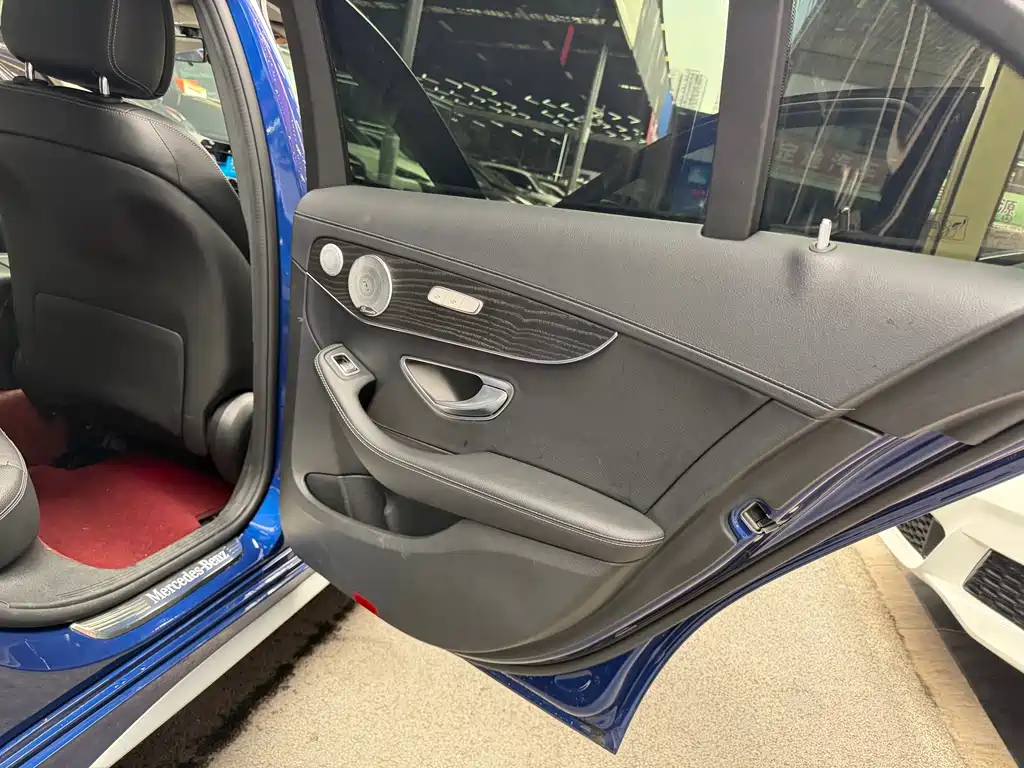 Mercedes-Benz C-Class — миниатюра 17