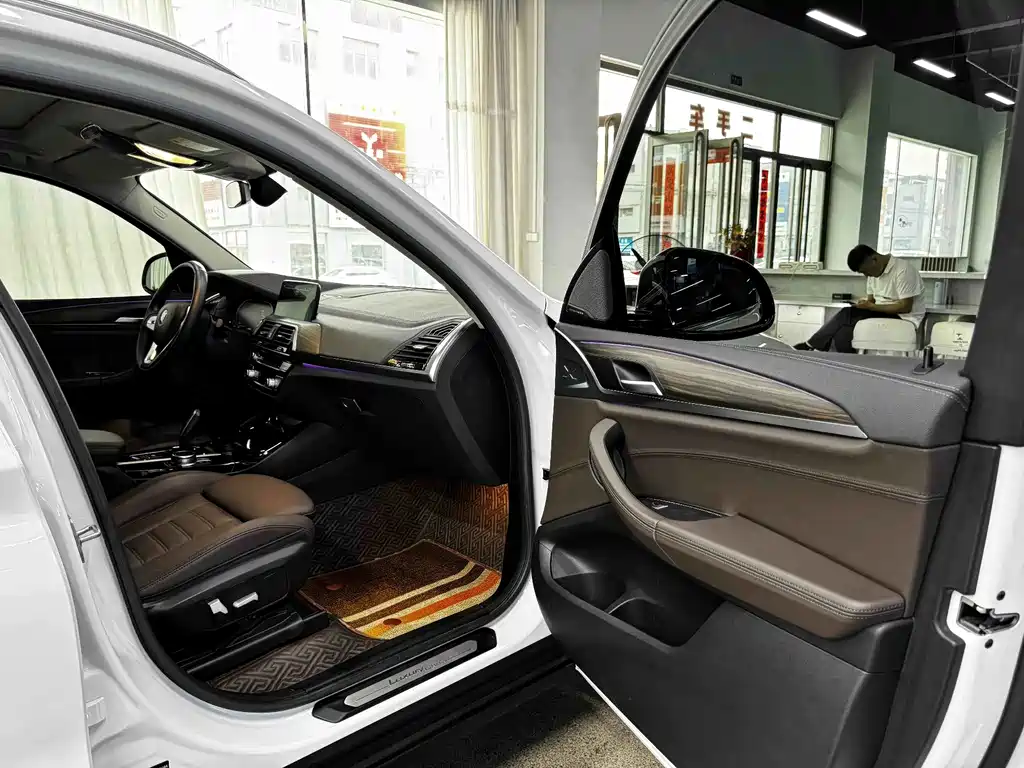 BMW X3 — миниатюра 9