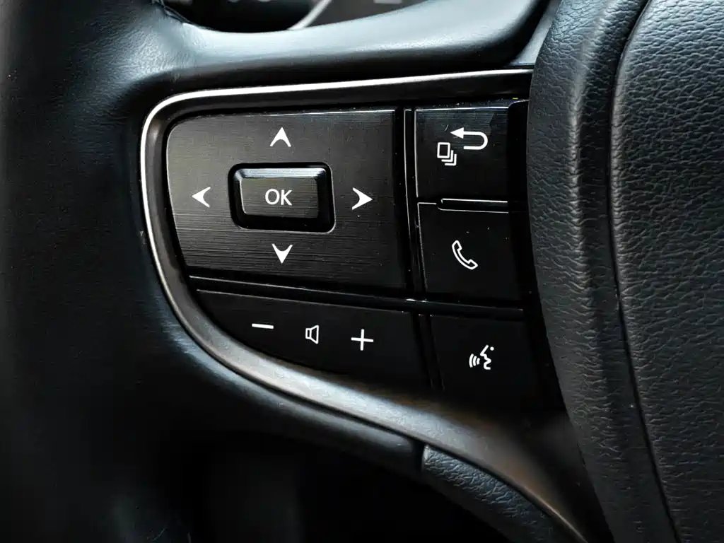 Lexus ES 2023 — фото 17