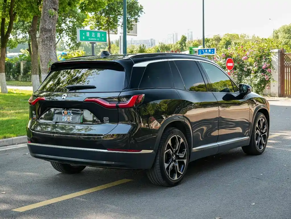 NIO ES8 2020 580KM мест