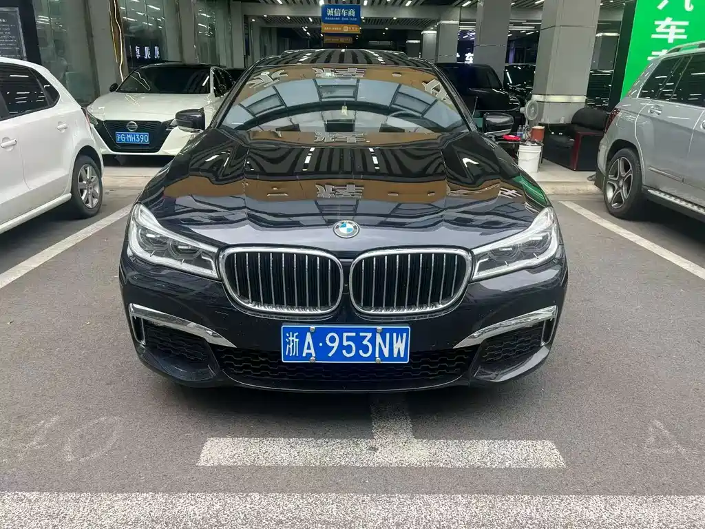 BMW 7 Series — миниатюра 2