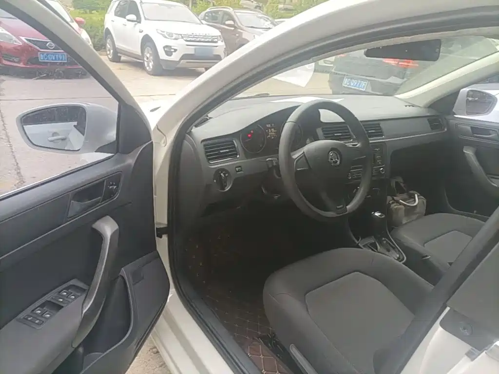 Skoda Rapid Spaceback — миниатюра 16