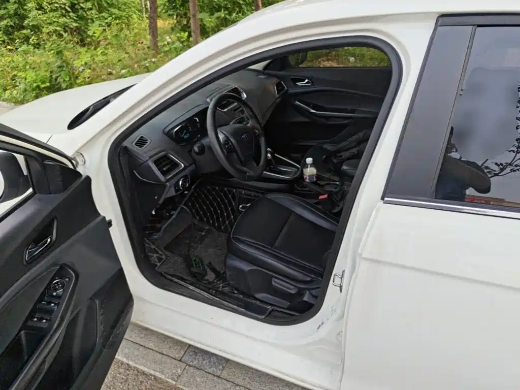 Ford Escort — миниатюра 16