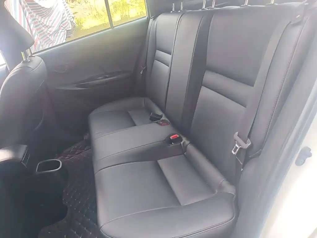 Toyota Yaris L — миниатюра 17