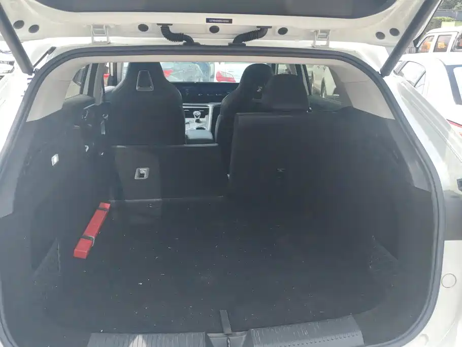 Roewe RX5 — миниатюра 4