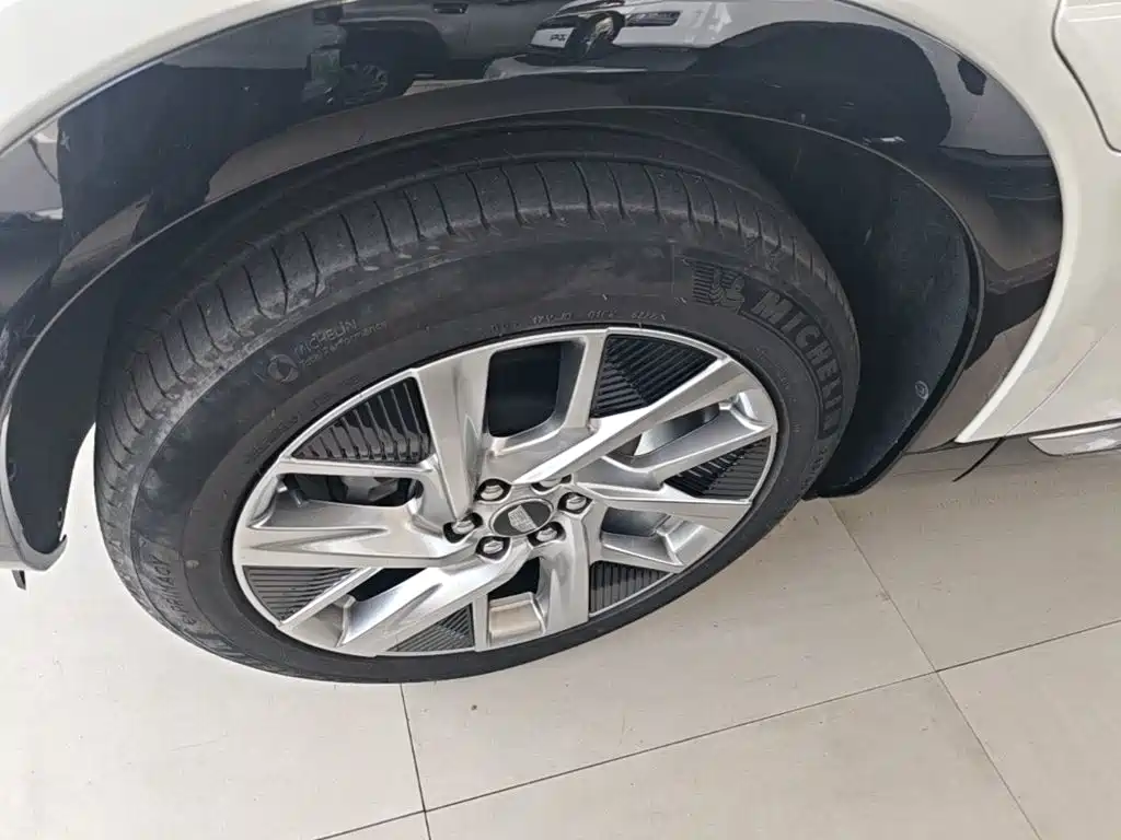 Cadillac IQ — миниатюра 23