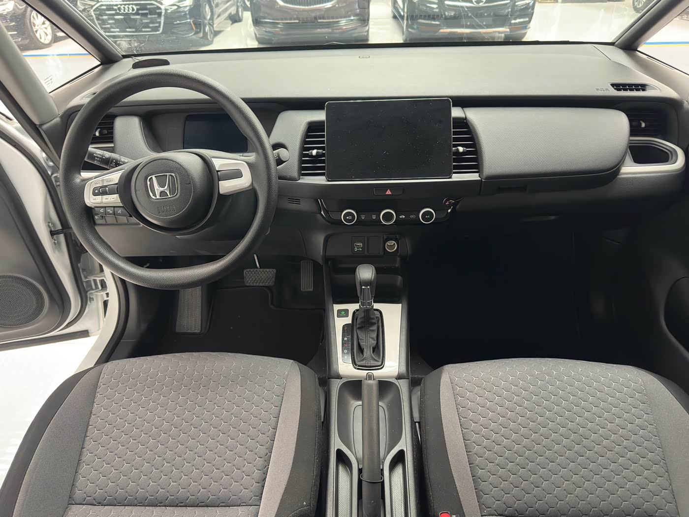 Honda Fit 1.5 л 2026 г. Белый, пробег 3000 км