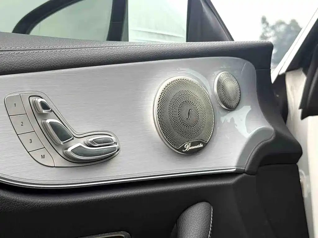 Mercedes-Benz E-Class (Import) — миниатюра 6
