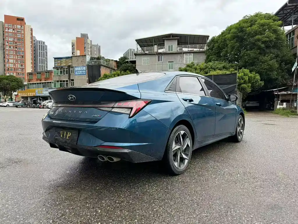 Hyundai Elantra — миниатюра 8