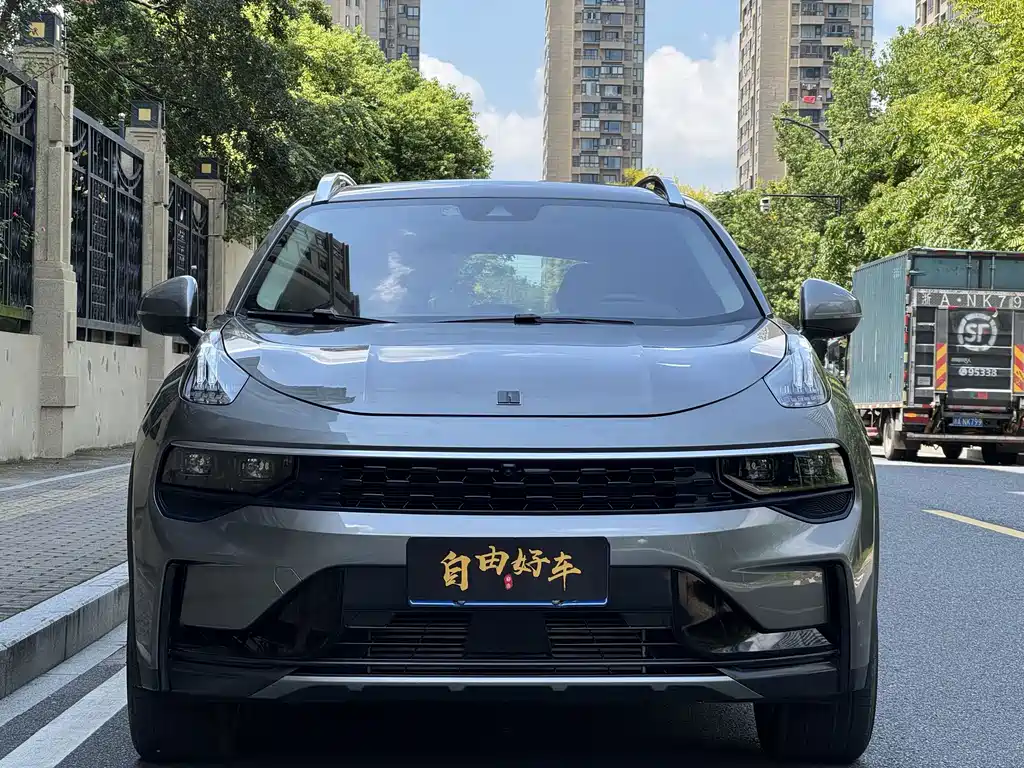 Lynk & Co 01 — миниатюра 2