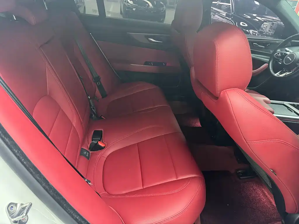 Jaguar XEL 2021 2.0T 200PS R-DYNAMIC Sport